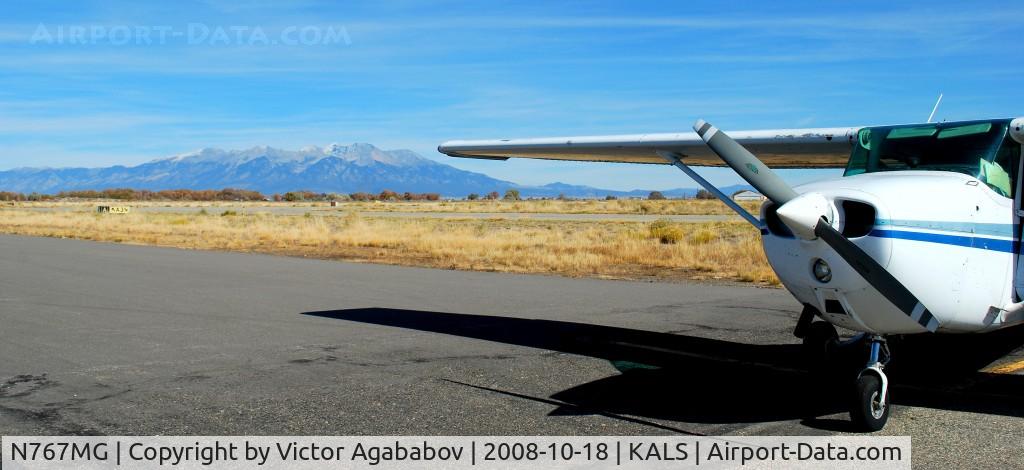 N767MG, 1977 Cessna 172N, c/n 172-68575, At Alamosa