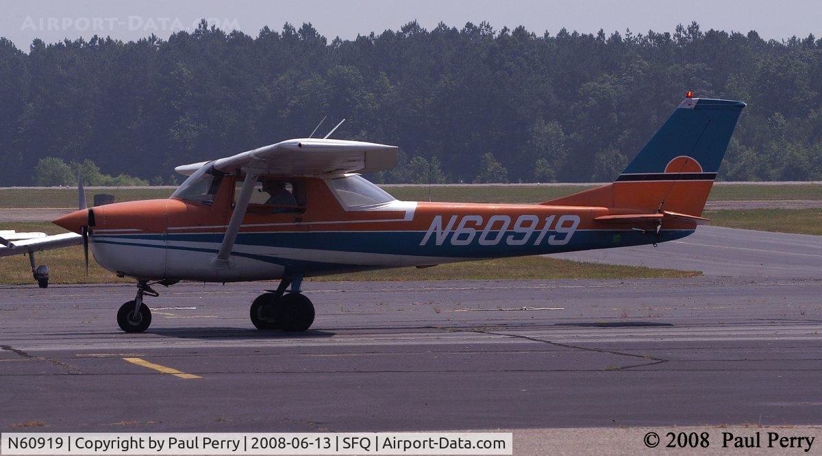 N60919, 1969 Cessna 150J C/N 15070669, Just in from a flight