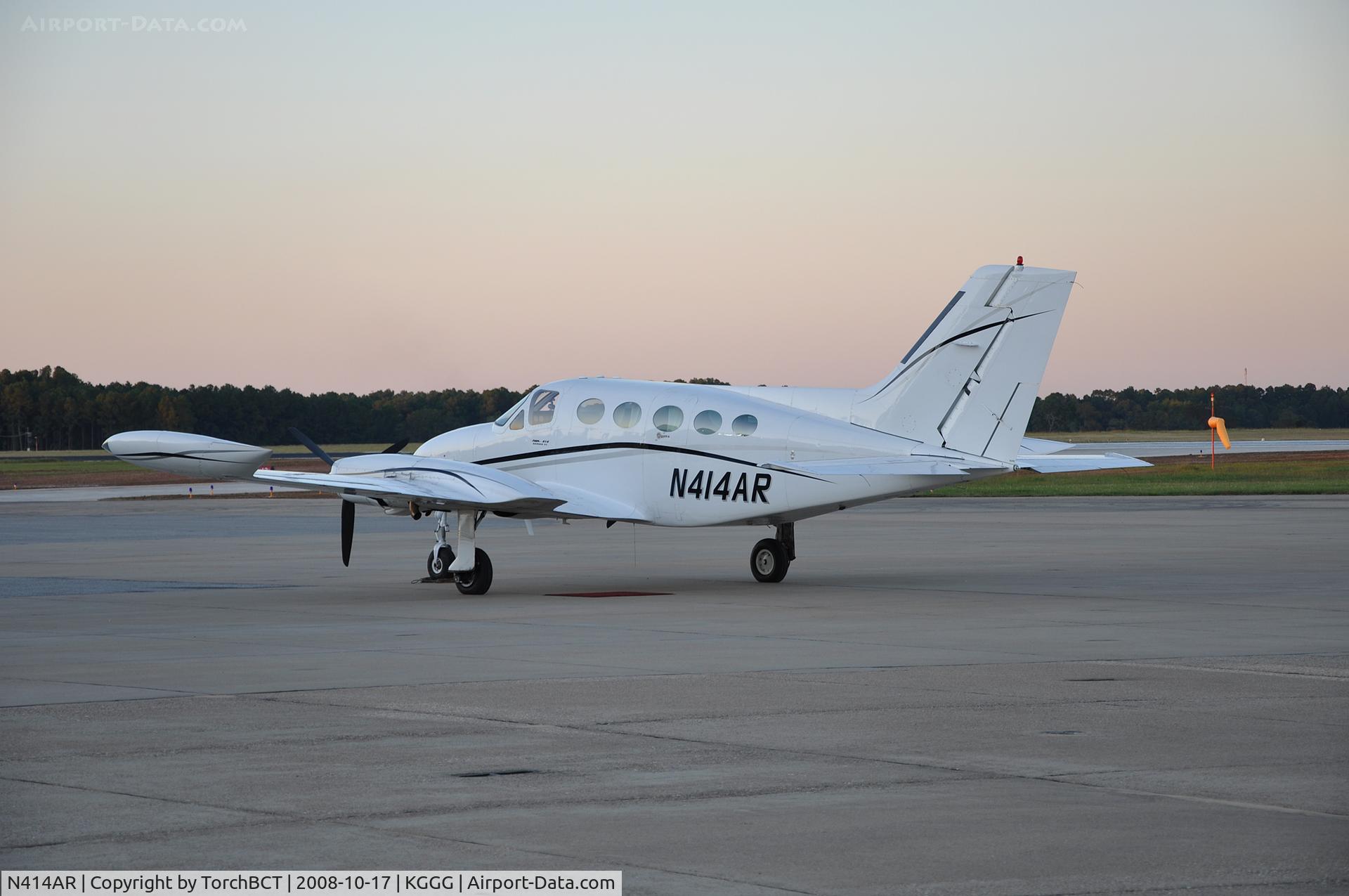 N414AR, 1976 Cessna 414 Chancellor C/N 4140902, Chancellor on the ramp at KGGG.