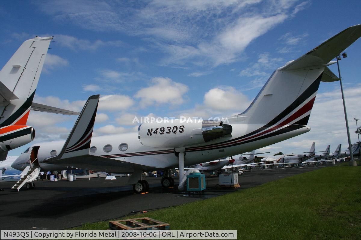 N493QS, 1996 Gulfstream Aerospace G-IV C/N 1293, Net Jets Gulfstream IV at NBAA