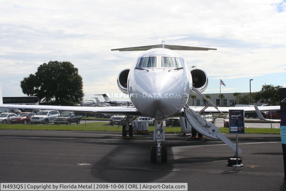 N493QS, 1996 Gulfstream Aerospace G-IV C/N 1293, Net Jets Gulfstream IV at NBAA