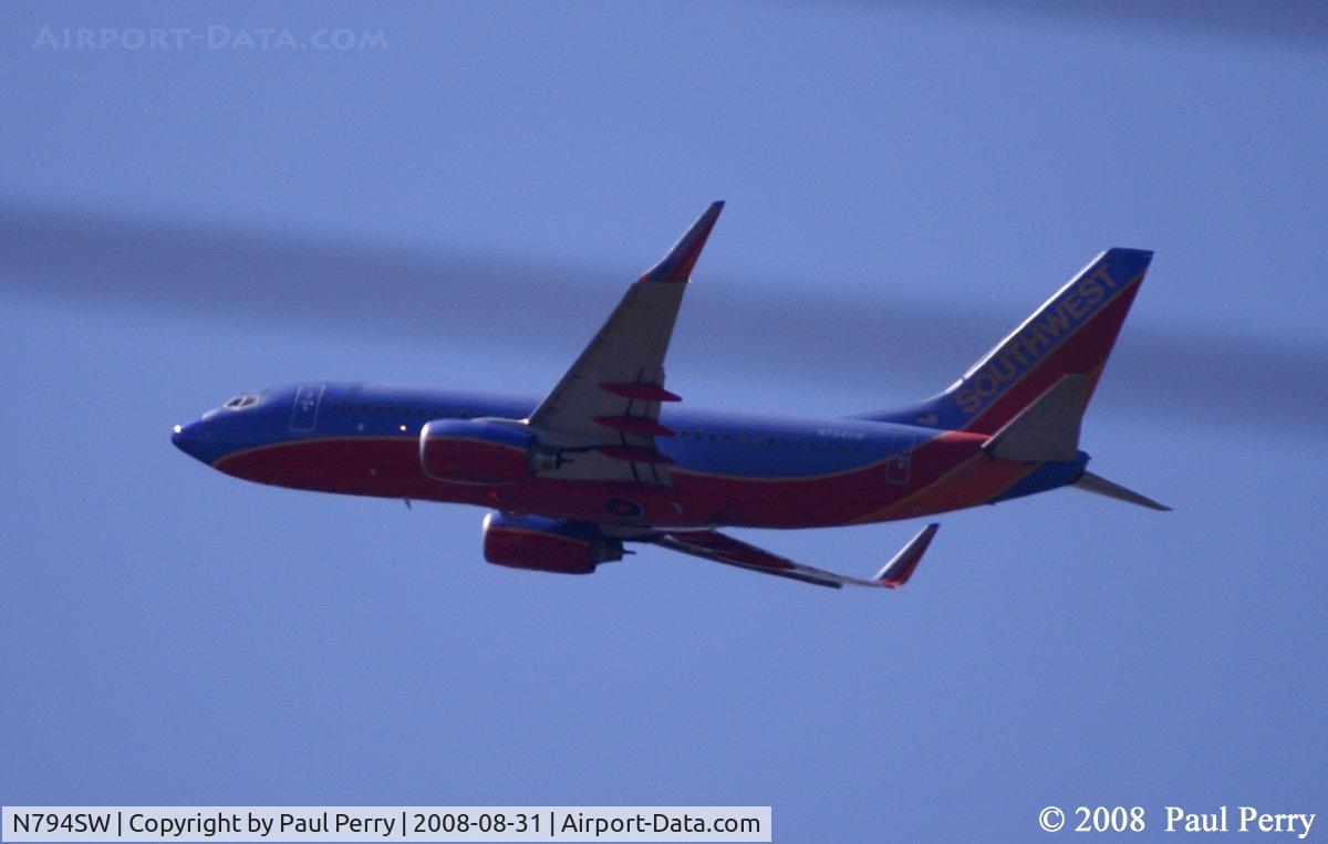 N794SW, 2001 Boeing 737-7H4 C/N 30605, Southwest flight departing Dulles from RWY 19L