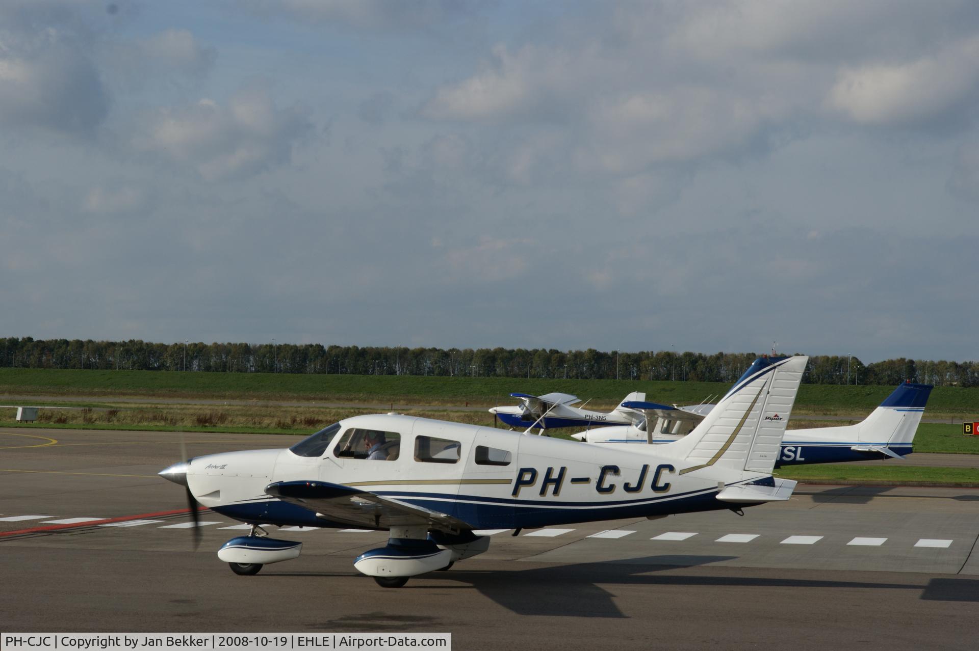PH-CJC, 2004 Piper PA-28-181 Archer III C/N 2843595, Lelystad Airport