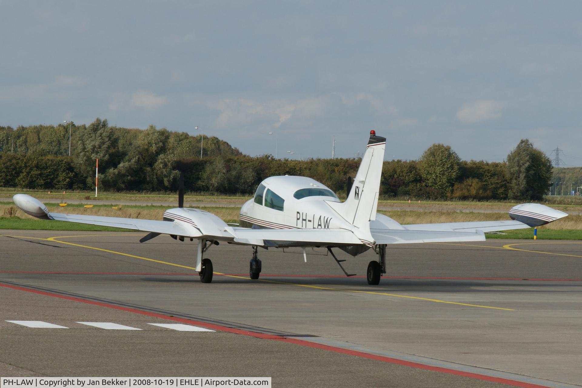 PH-LAW, Cessna T310R C/N 310R0096, Lelystad