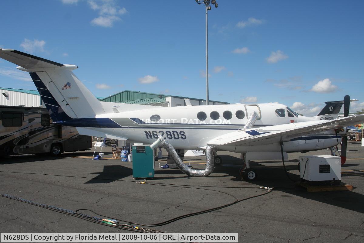 N628DS, 1982 Beech B200 King Air C/N BB-1013, Beech 200 Super King Air at NBAA