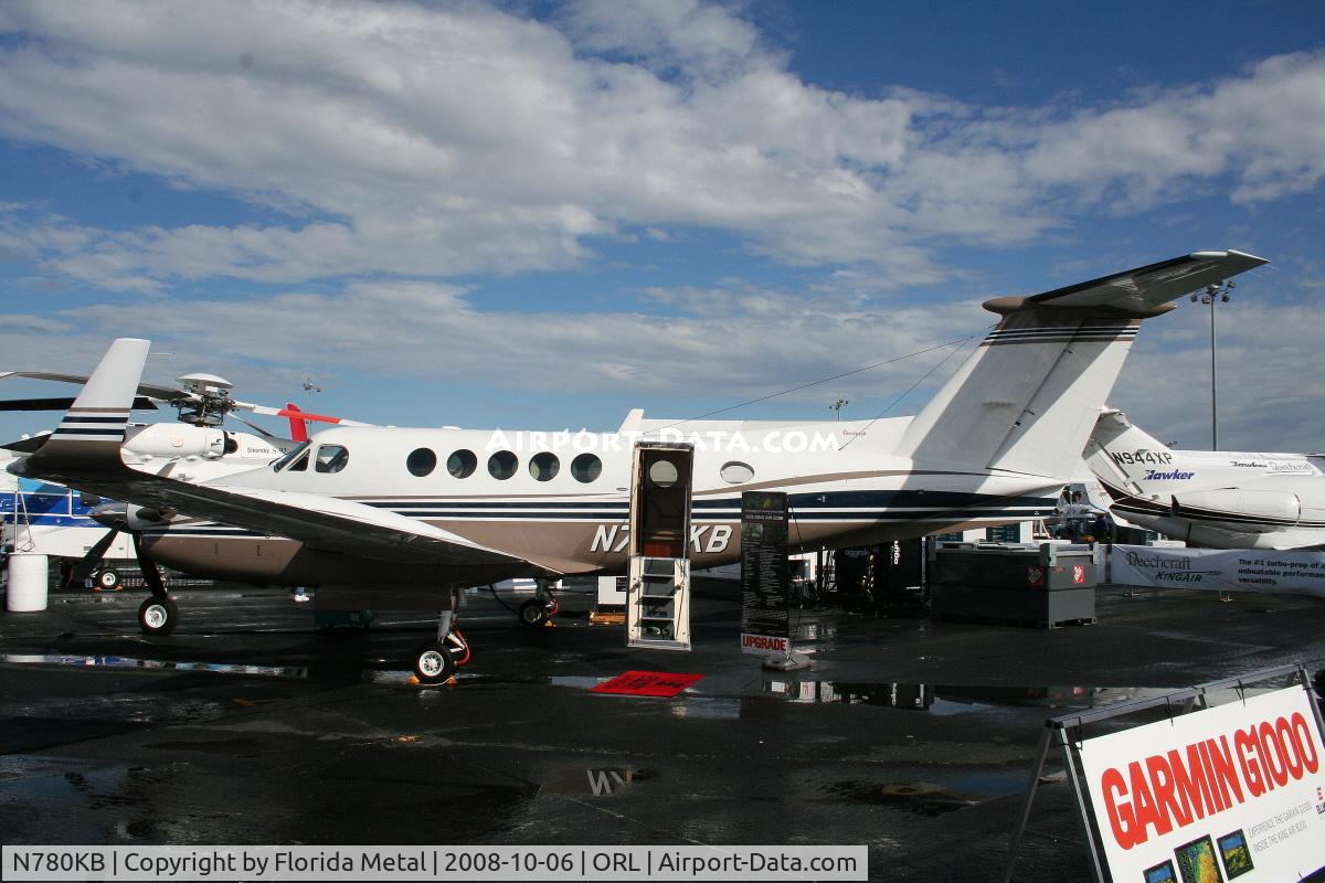 N780KB, 2006 Raytheon B200 King Air C/N BB-1924, Beech 200 Super King Air at NBAA