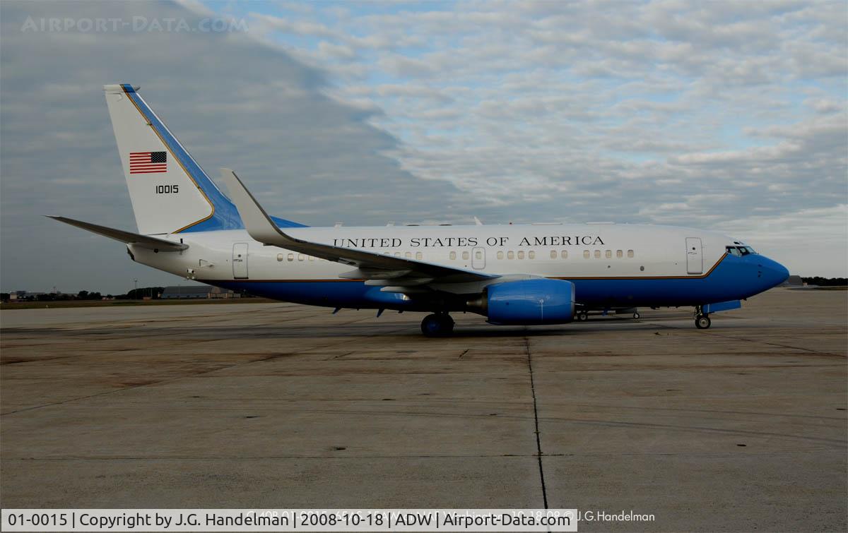 01-0015, 2001 Boeing C-40B (737-7FD BBJ) C/N 32916, right side view C-40B 01-0015