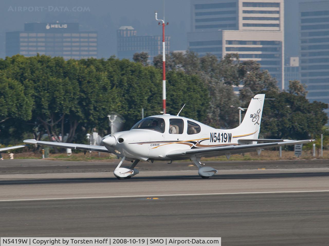 N5419W, 2004 Cirrus SR22 G2 C/N 0857, N5419W departing from RWY 21