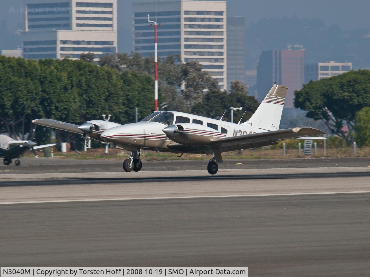 N3040M, 1979 Piper PA-34-200T Seneca II C/N 34-7970105, N3040M arriving on RWY 21