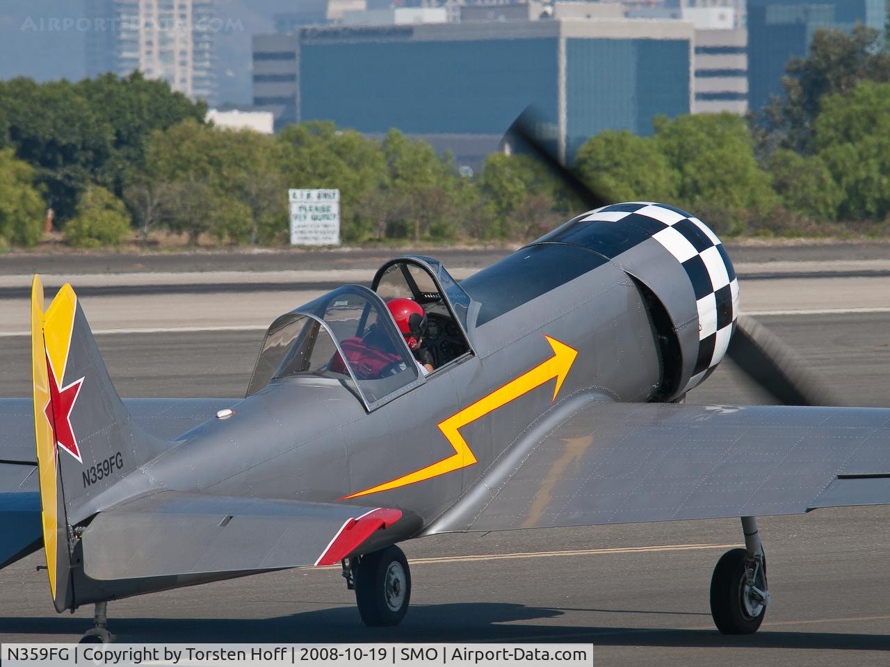 N359FG, 1984 Yakovlev Yak-50 C/N 842305, N359FG taxiing