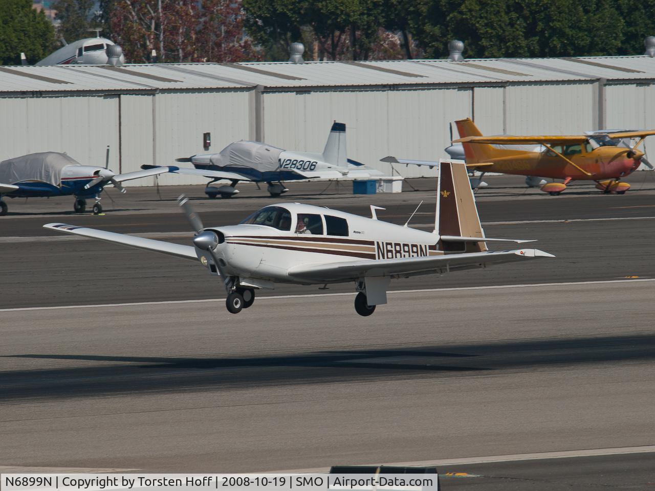 N6899N, 1968 Mooney M20C Ranger C/N 680167, N6899N arriving on RWY 21