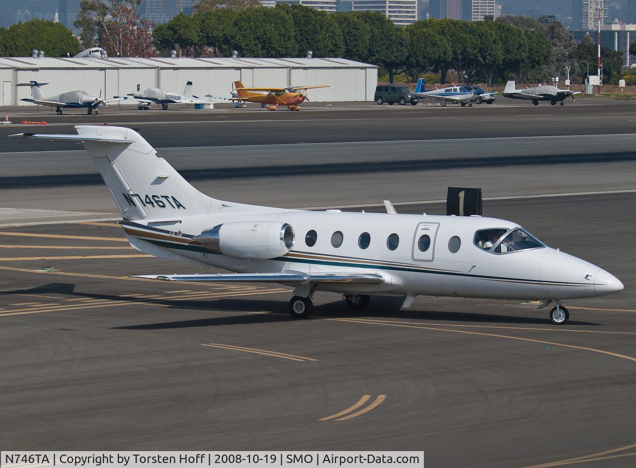 N746TA, 1997 Beech 400A Beechjet C/N RK-146, N746TA taxiing