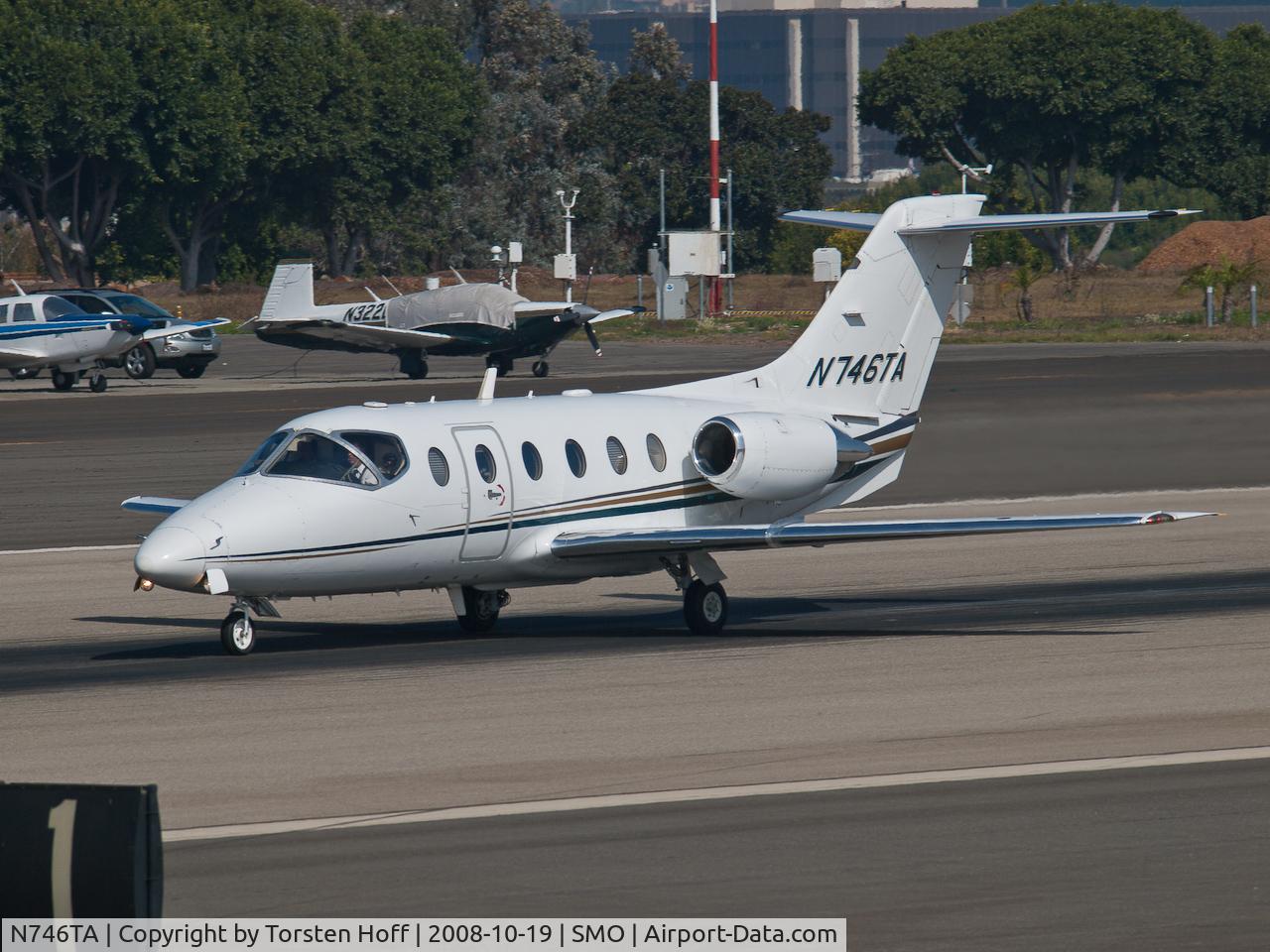 N746TA, 1997 Beech 400A Beechjet C/N RK-146, N746TA departing from RWY 21