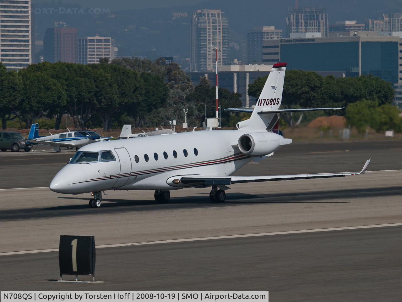N708QS, 2002 Israel Aircraft Industries Gulfstream 200 C/N 069, N708QS departing from RWY 21