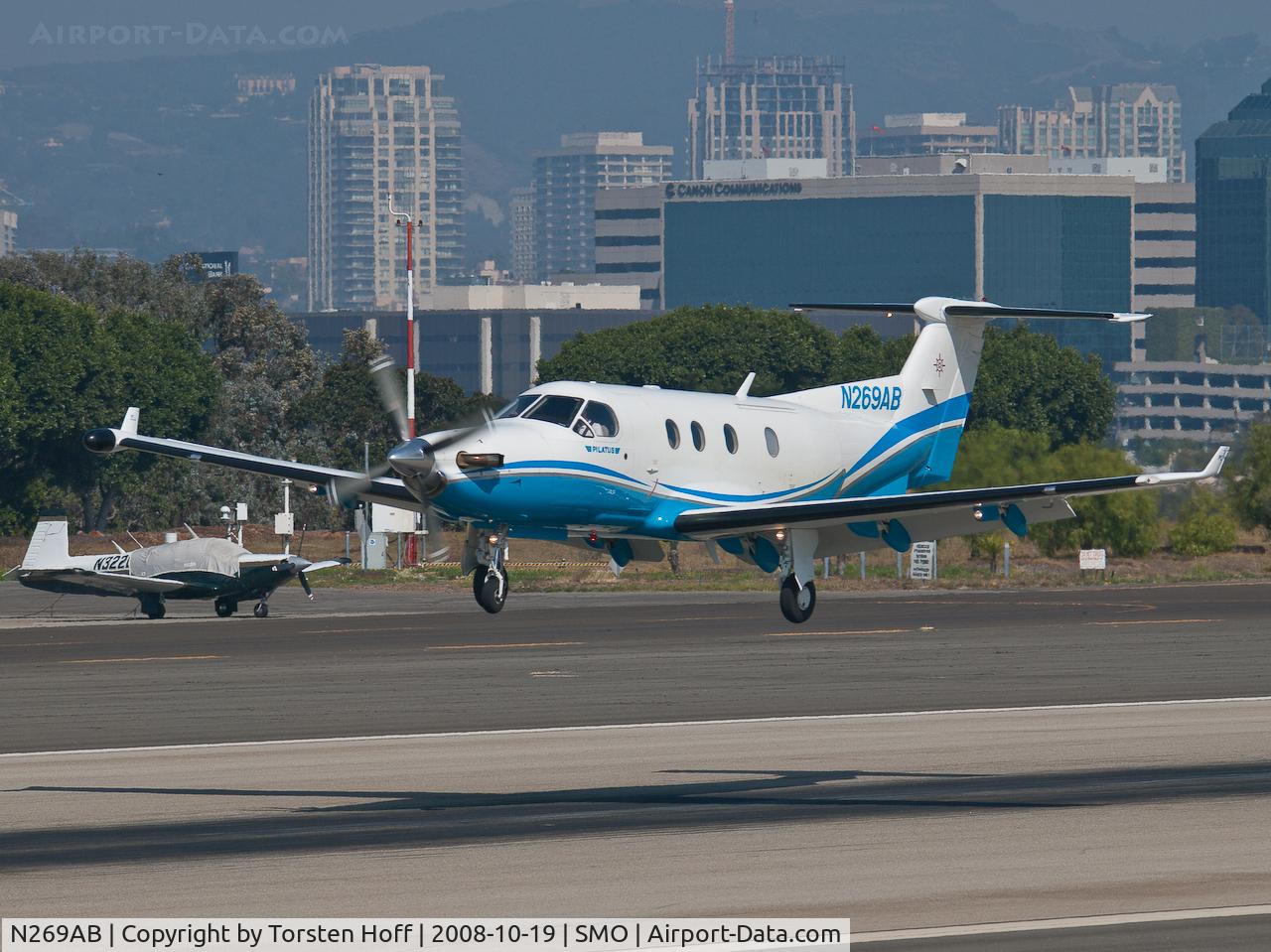 N269AB, 1999 Pilatus PC-12/45 C/N 297, N269AB arriving on RWY 21
