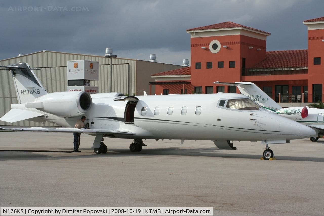 N176KS, 1995 Learjet Inc 60 C/N 066, /