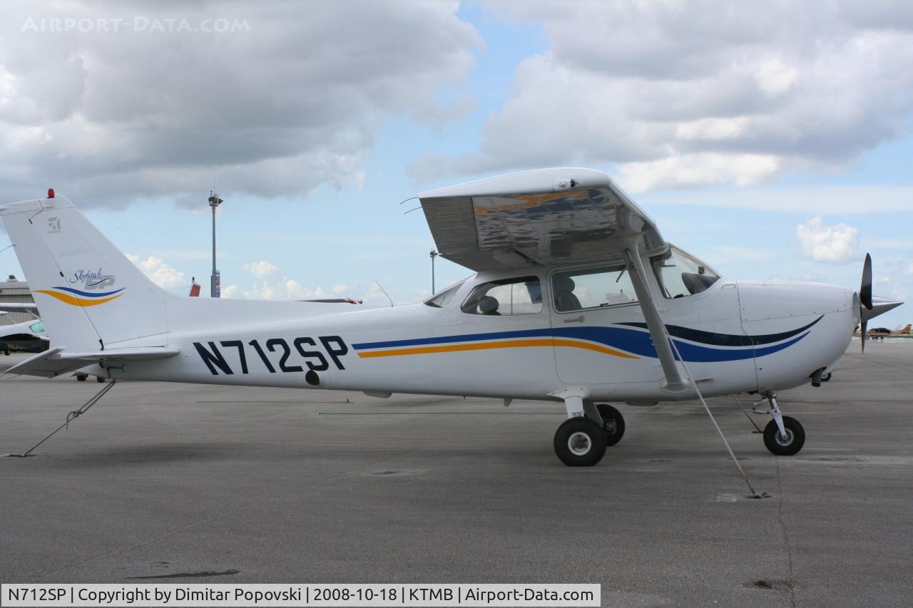 N712SP, 2000 Cessna 172S C/N 172S8640, /