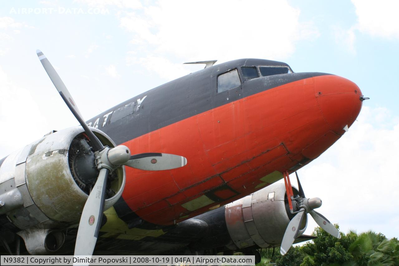 N9382, Douglas DC3C C/N 12331, /