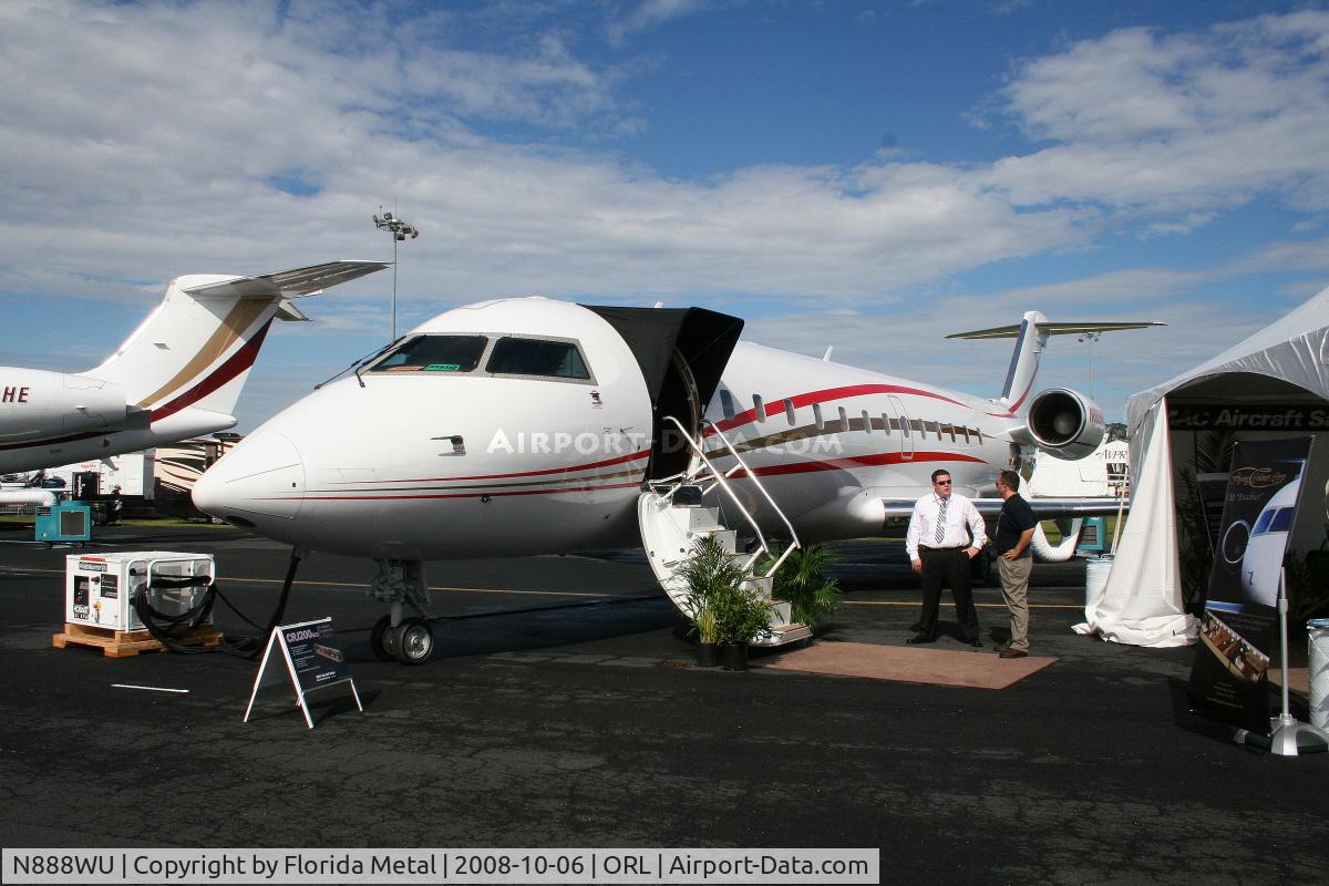 N888WU, 2001 Bombardier CRJ-200ER (CL-600-2B19) C/N 7481, Bombardier CRJ-200 (Challenger 850)