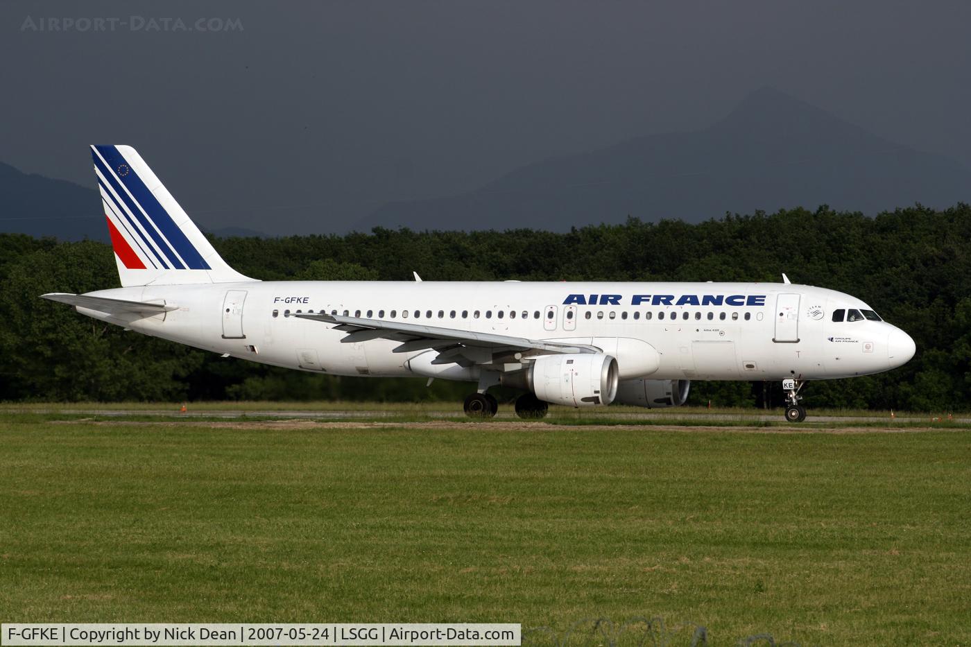 F-GFKE, 1988 Airbus A320-111 C/N 0019, /