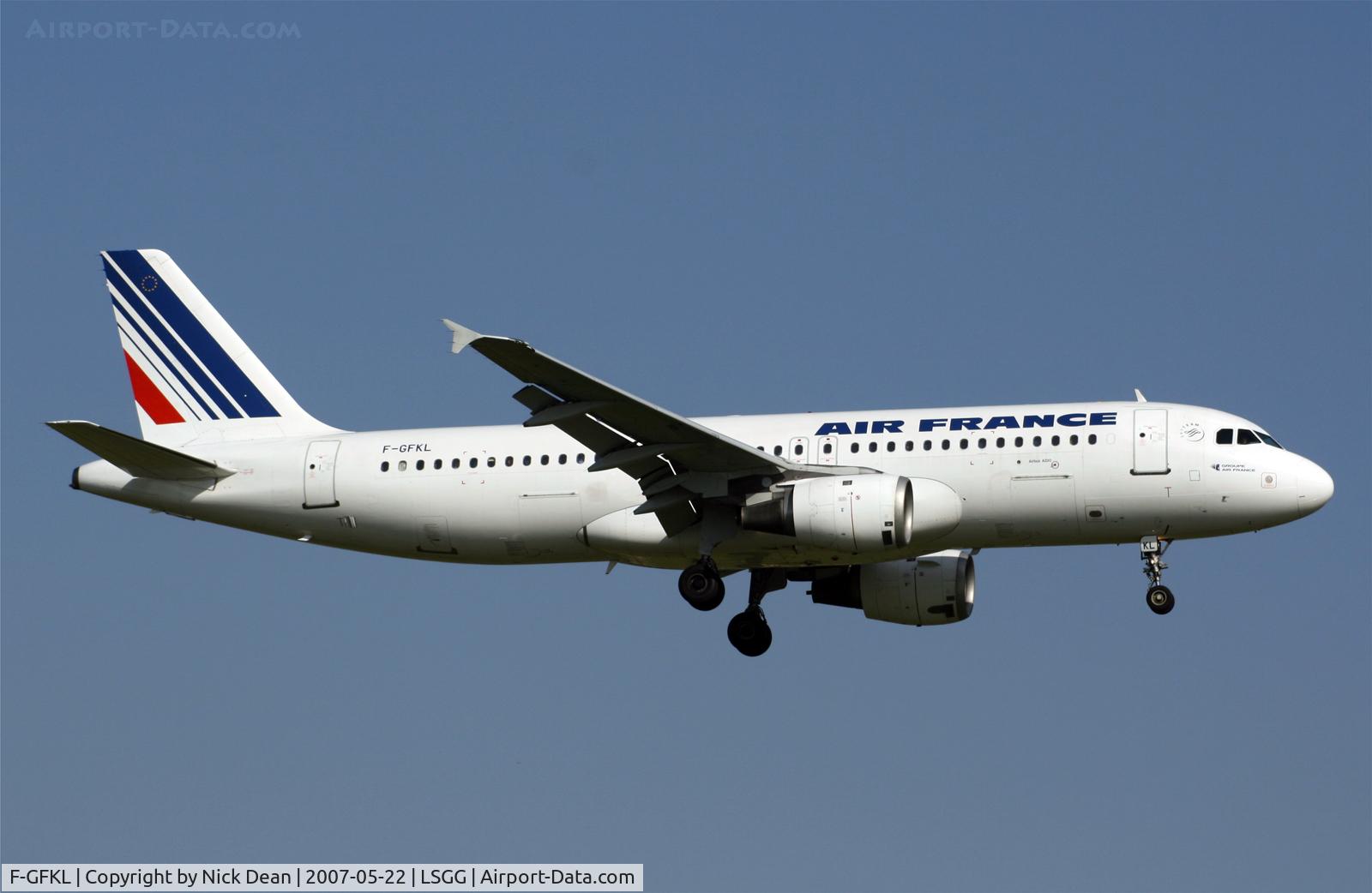 F-GFKL, 1990 Airbus A320-211 C/N 0101, /