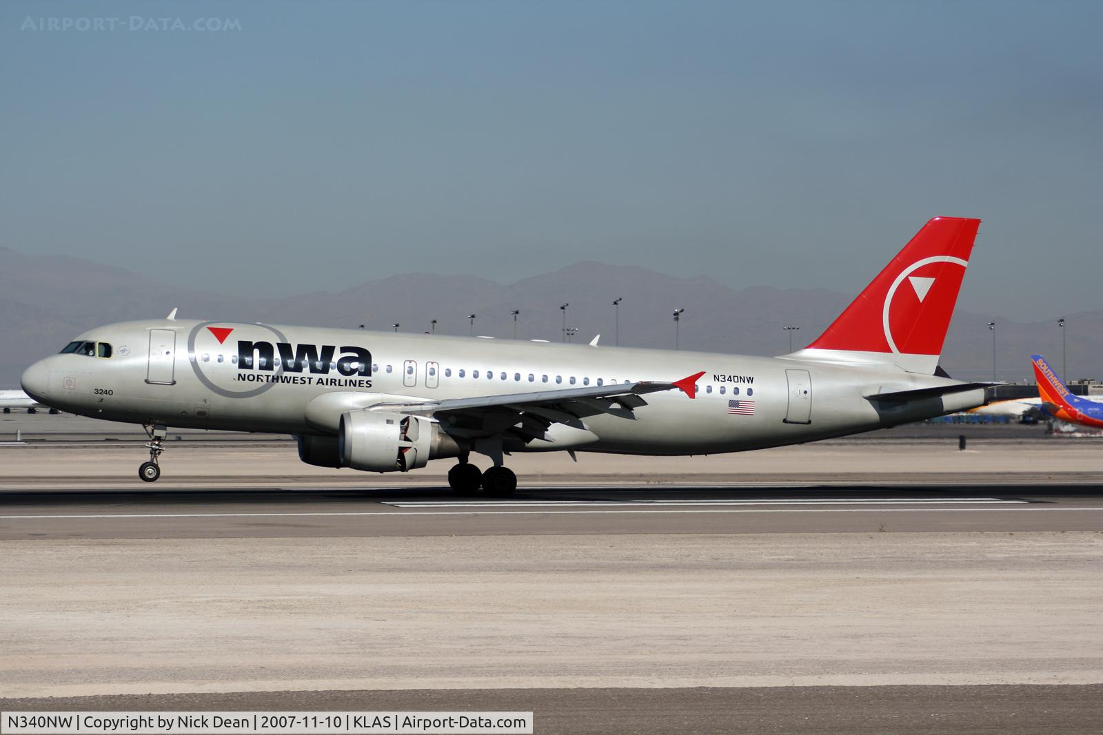 N340NW, 1992 Airbus A320-212 C/N 372, /