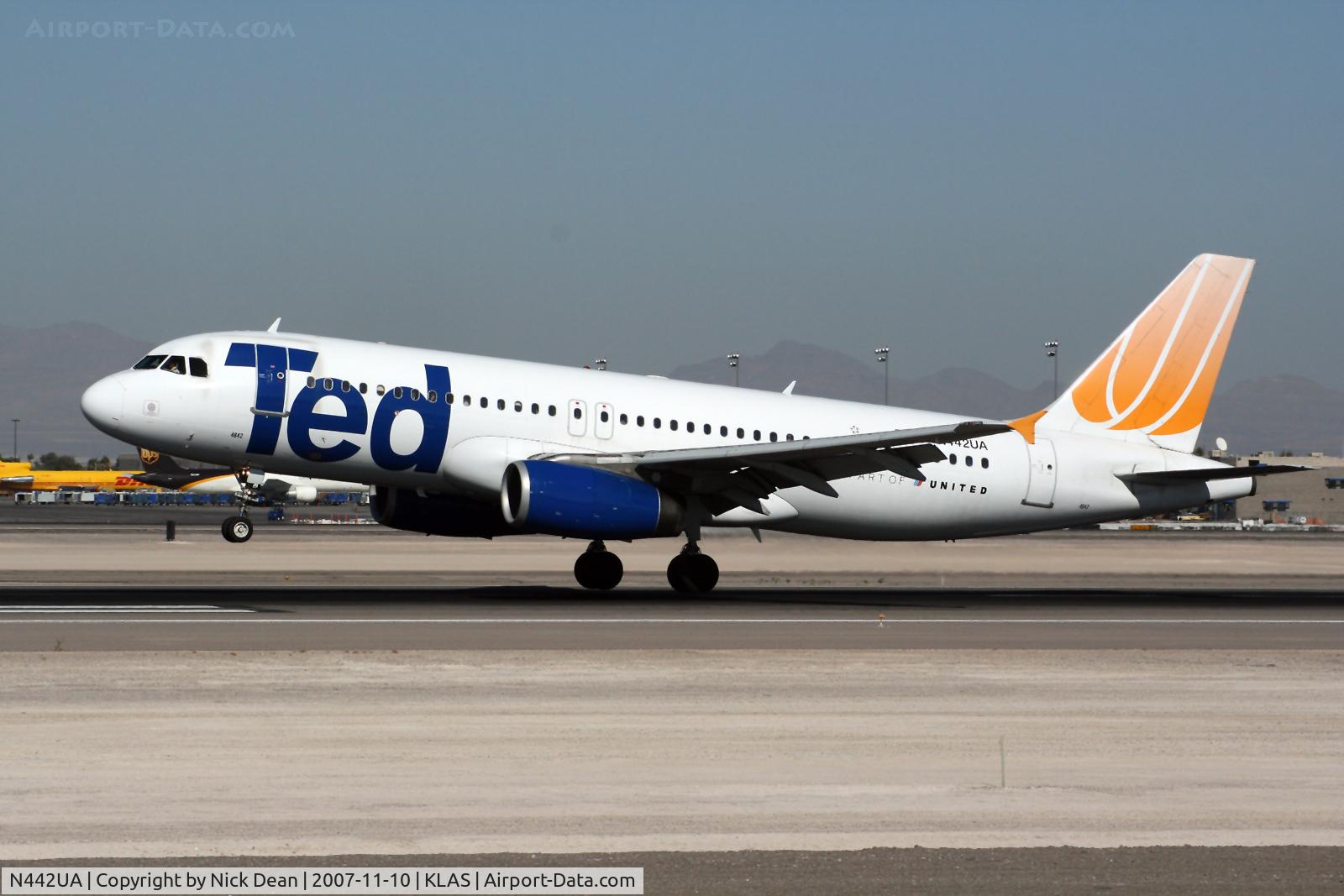 N442UA, 1998 Airbus A320-232 C/N 780, /