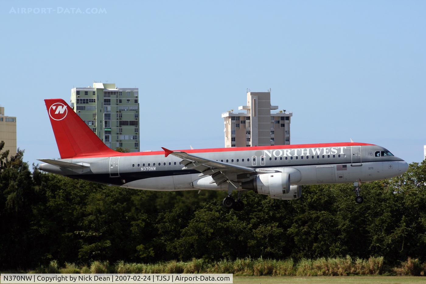 N370NW, 1999 Airbus A320-212 C/N 1037, /