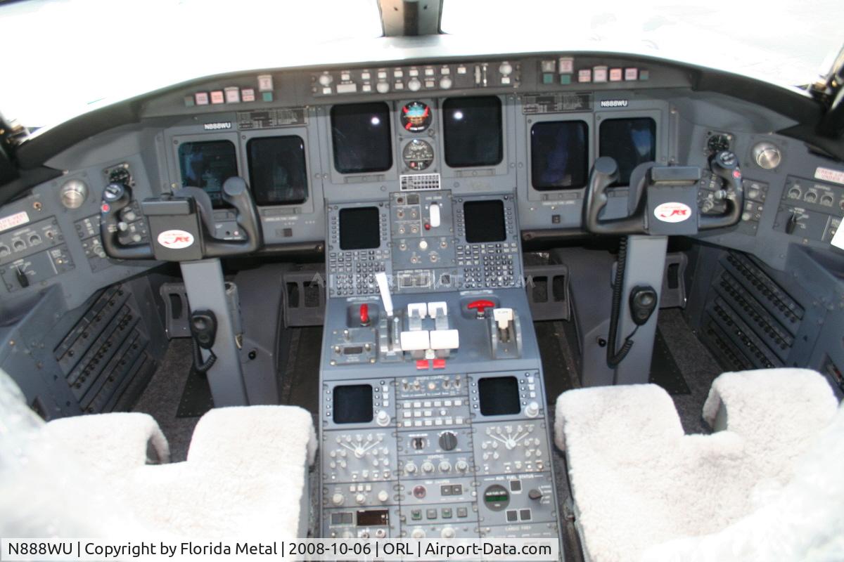N888WU, 2001 Bombardier CRJ-200ER (CL-600-2B19) C/N 7481, Bombardier Challenger 850