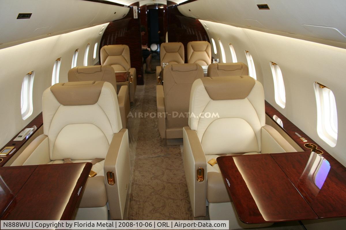 N888WU, 2001 Bombardier CRJ-200ER (CL-600-2B19) C/N 7481, Bombardier Challenger 850