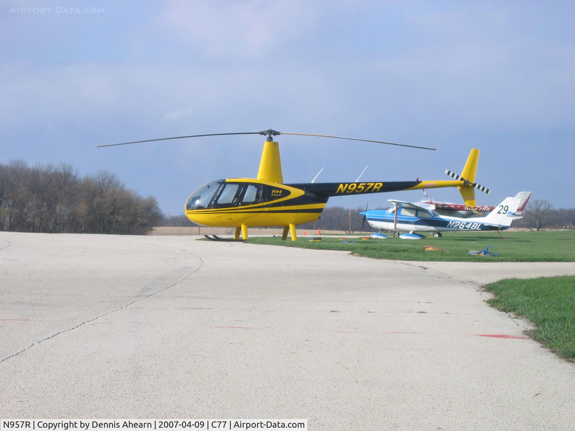 N957R, 2005 Robinson R44 II C/N 10598, Poplar Grove,IL