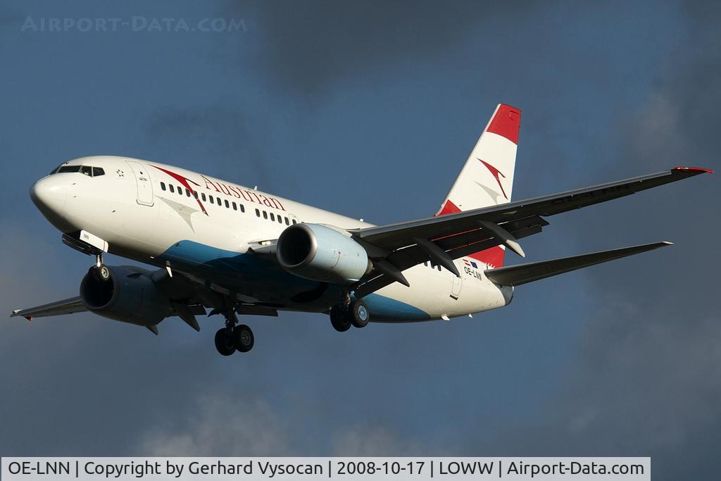 OE-LNN, 2000 Boeing 737-7Z9 C/N 30418, perfect lighting