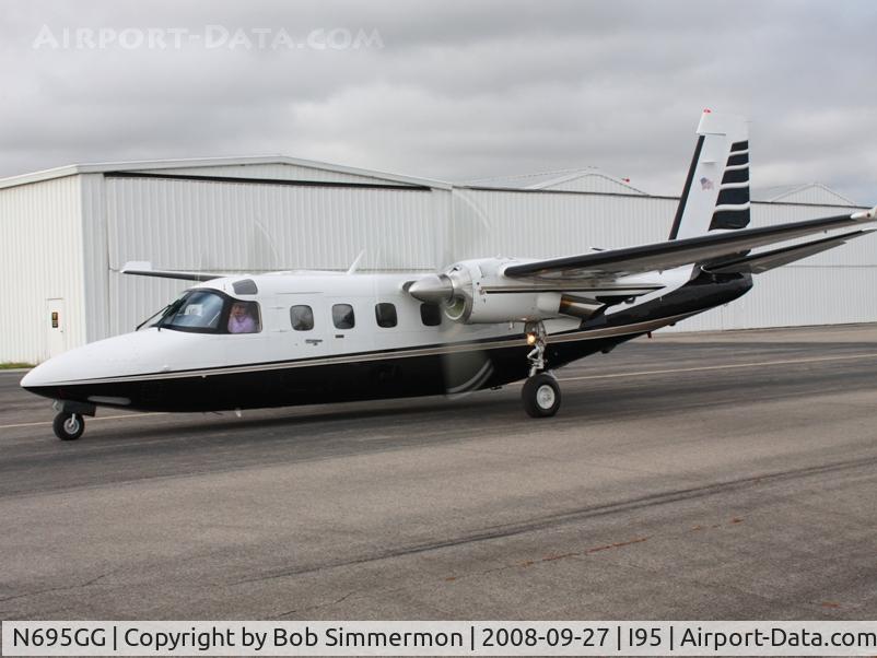 N695GG, Gulfstream American 695A C/N 96036, Departing Kenton, Ohio