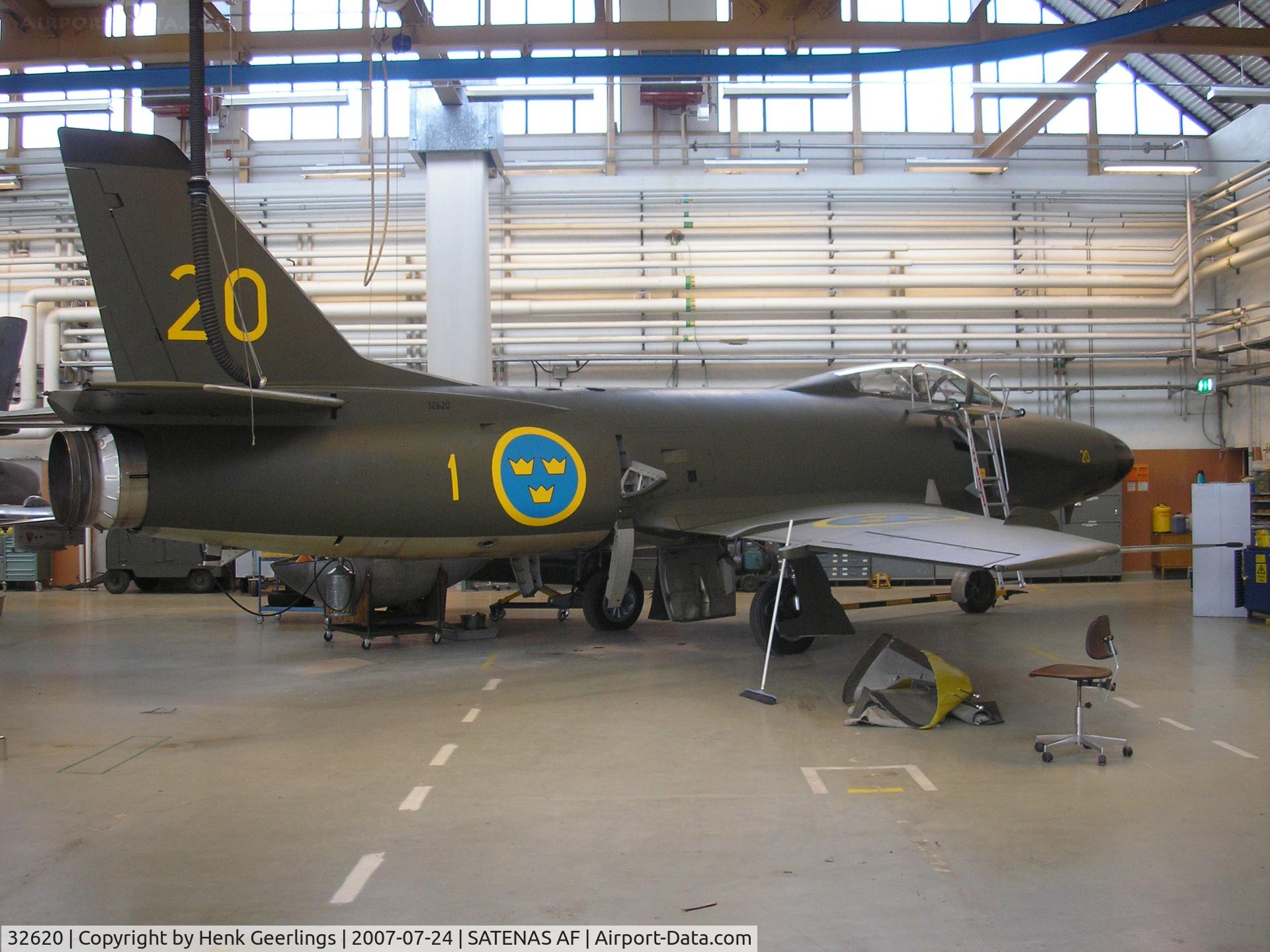 32620, Saab J32D Lansen C/N 32-620, SwAF Historic Flt - Satenas AFB  July 2007