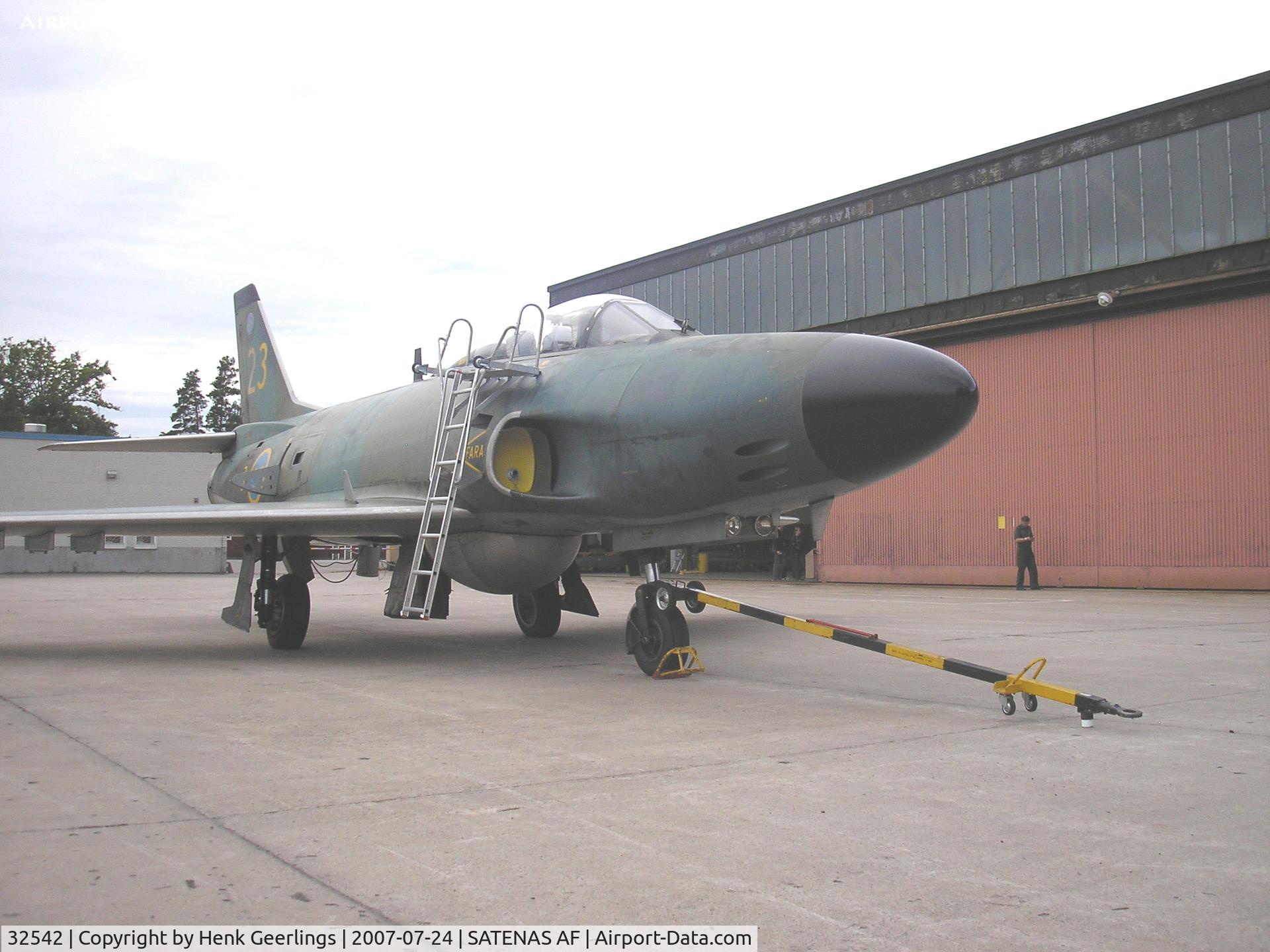 32542, 1959 Saab J32B Lansen C/N 32-542, SwAF Historic Flt - Satenas AFB  July 2007