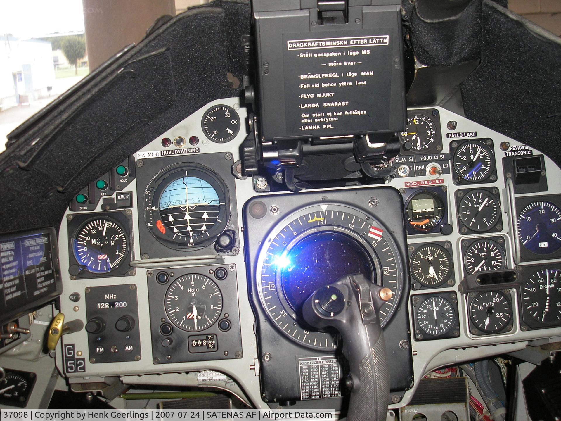 37098, 1977 Saab AJS 37 Viggen C/N 37098, SwAF Historic Flt - Satenas AFB  July 2007