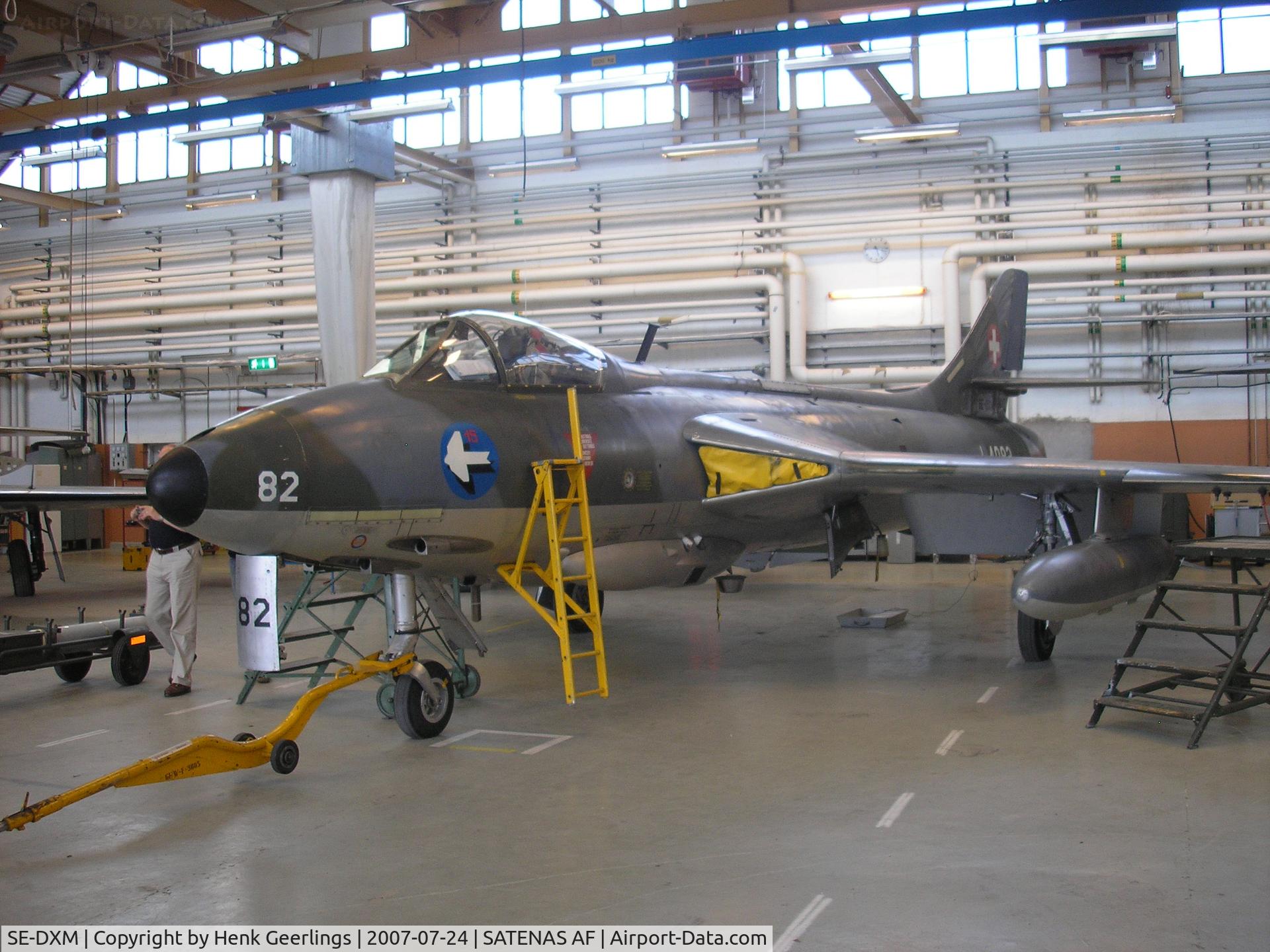 SE-DXM, 1959 Hawker Hunter F.58 C/N 41H/697449, J-4082 SwAF Historic FLT , Satenas AFB , July 2007