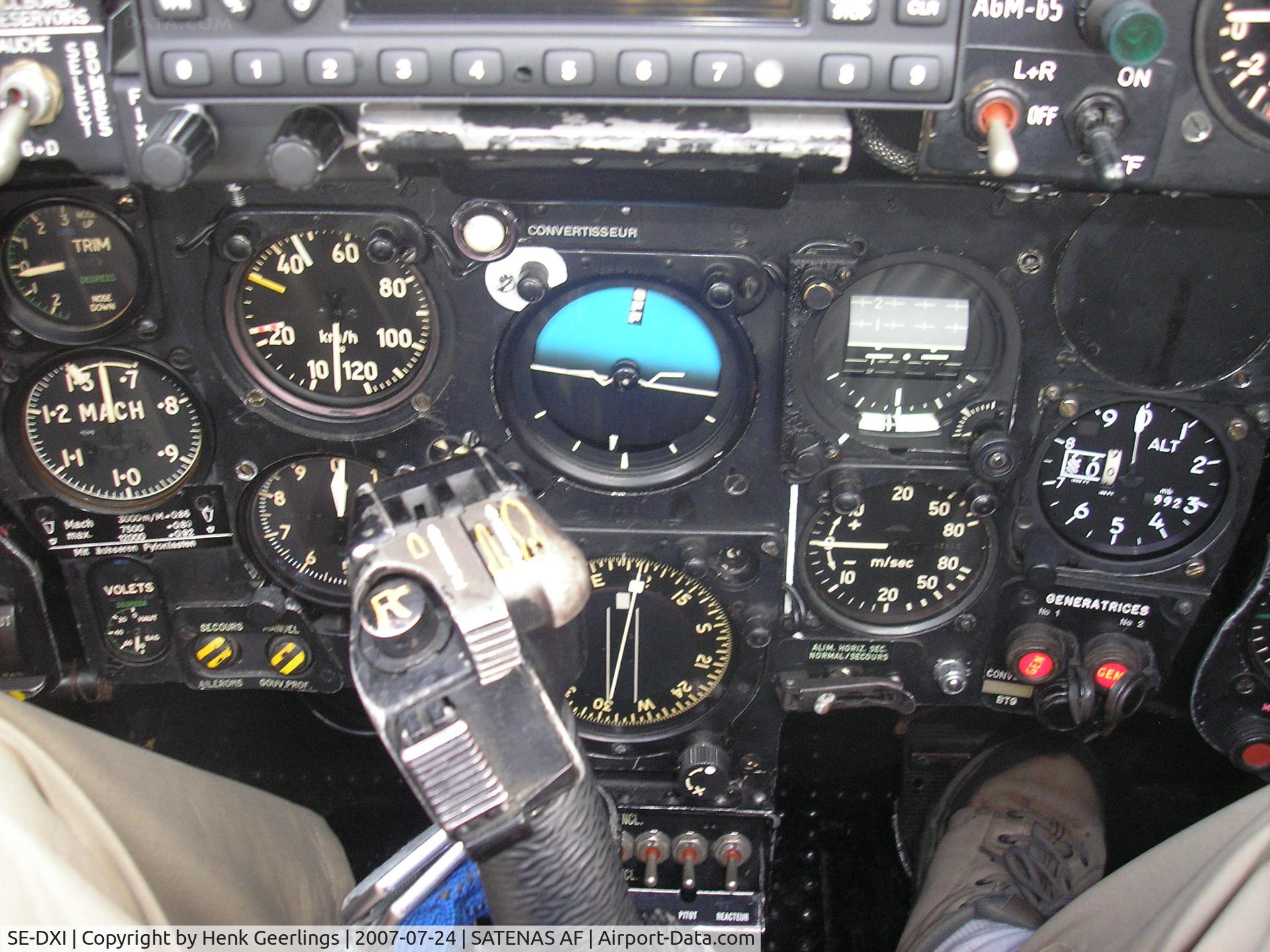 SE-DXI, Hawker Hunter F.58 C/N 41H/697440, SwAF Historic Flt - Satenas AFB  July 2007