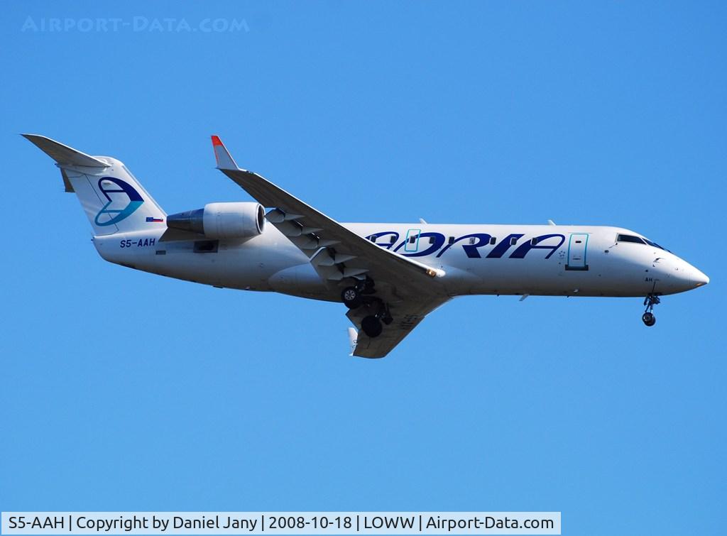 S5-AAH, 1994 Canadair CRJ-100LR (CL-600-2B19) C/N 7032, Adria
