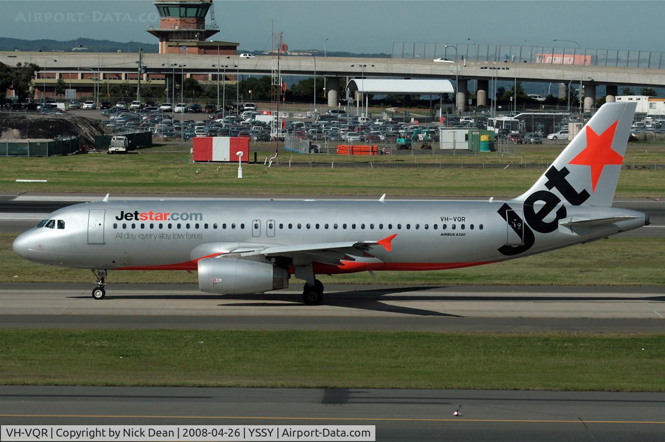 VH-VQR, 2005 Airbus A320-232 C/N 2526, Taken from the UA lounge
