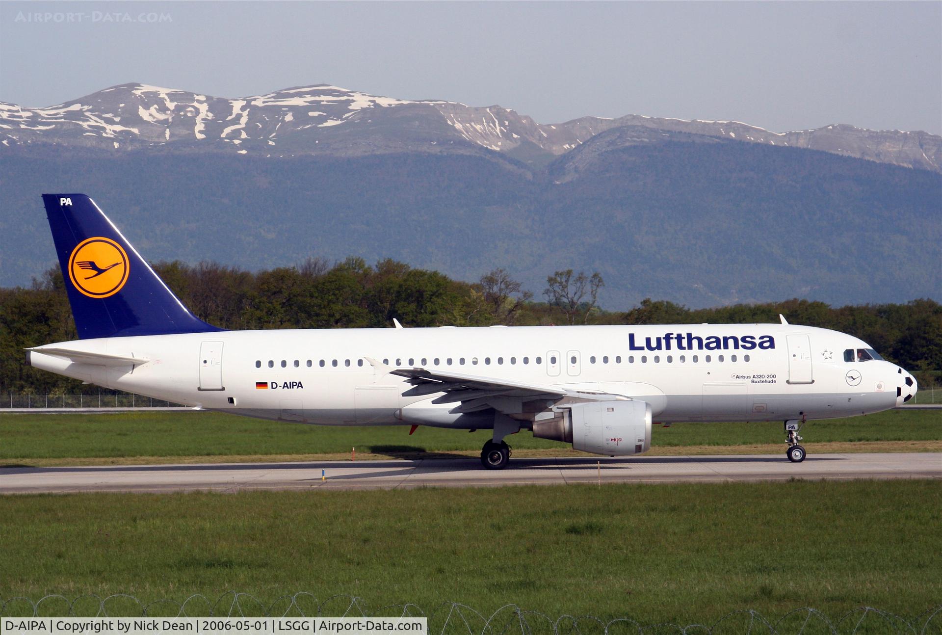 D-AIPA, 1989 Airbus A320-211 C/N 0069, Soccer ball nose