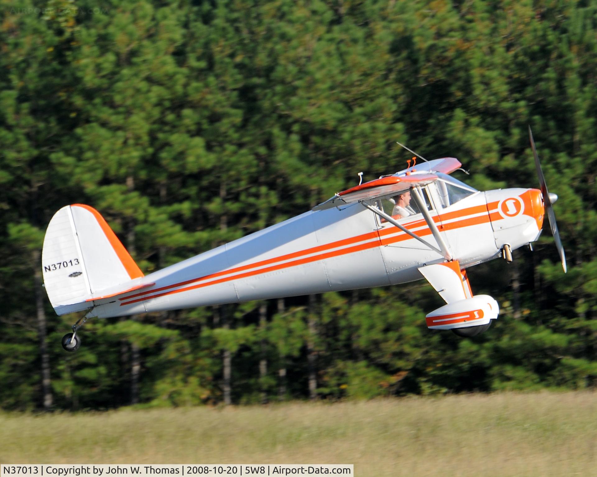 N37013, 1941 Luscombe 8C Silvaire C/N 1674, Departing runway 22