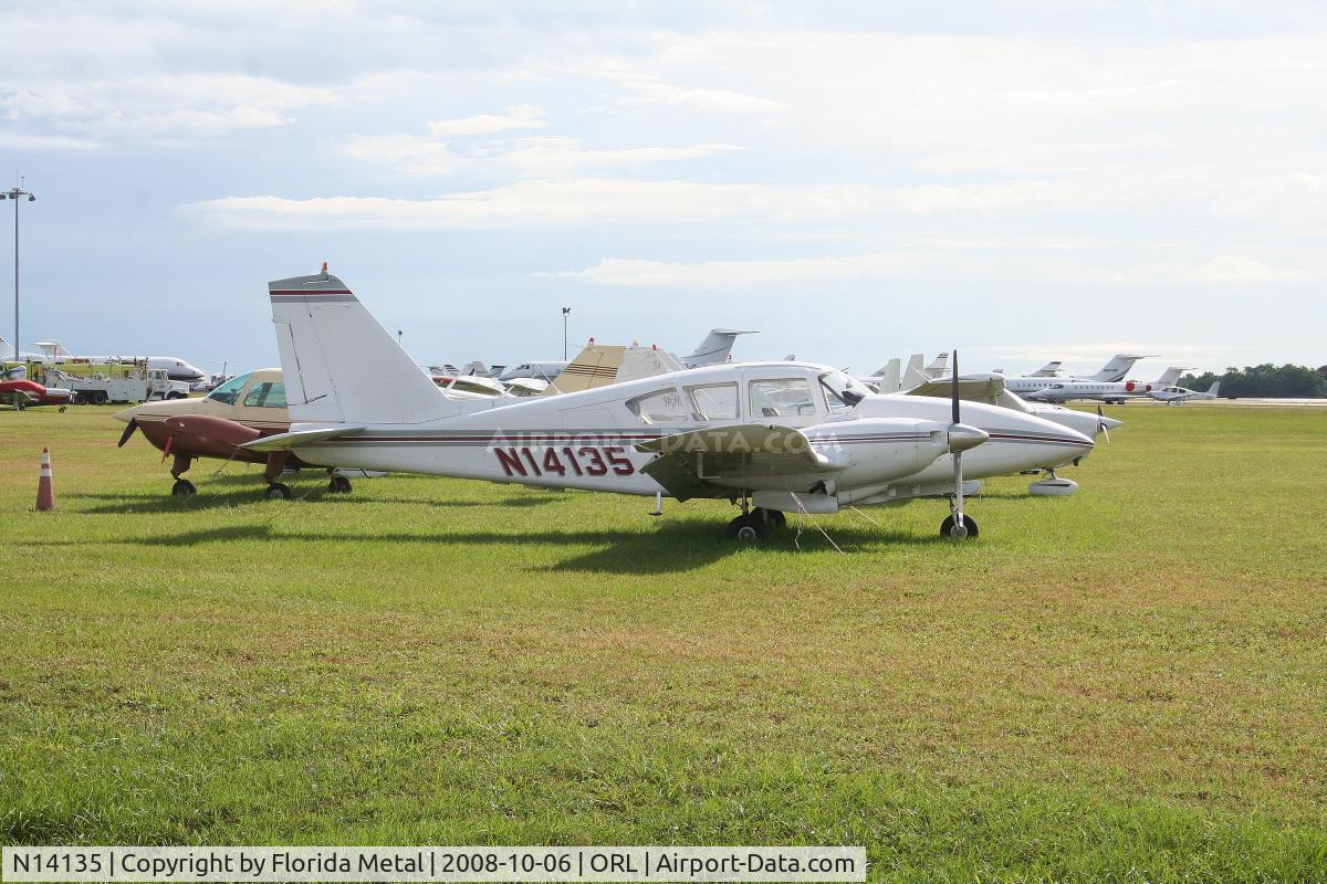 N14135, 1971 Piper PA-23-250 Aztec C/N 27-4702, Piper PA-23-250