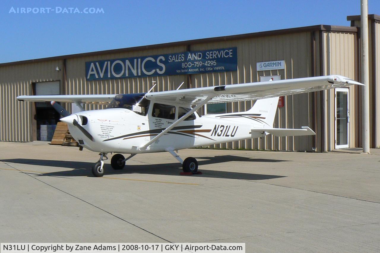 N31LU, 2005 Cessna 172R C/N 17281258, At Arlington Municipal