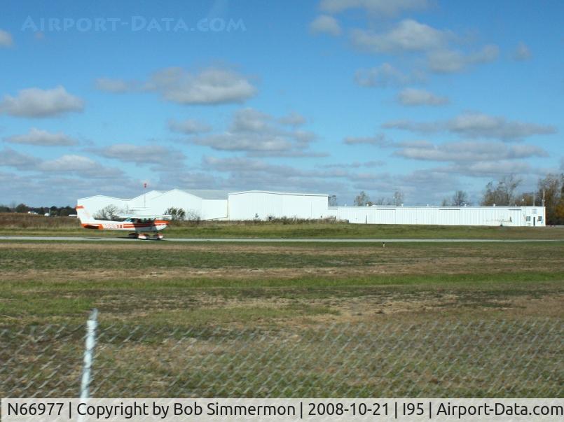 N66977, 1978 Cessna 152 C/N 15281699, Landing RWY 22 at Kenton, Ohio