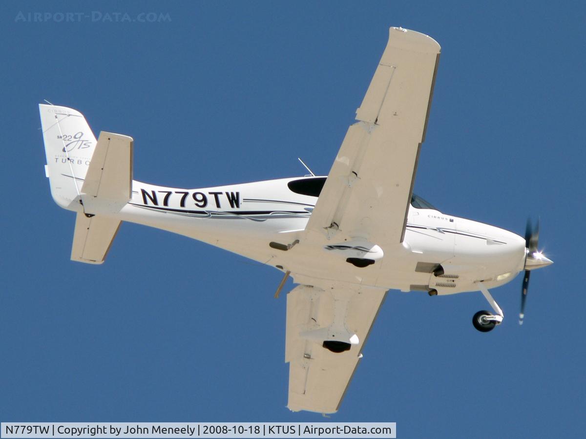 N779TW, 2008 Cirrus SR22 C/N 3261, Short final at TUS