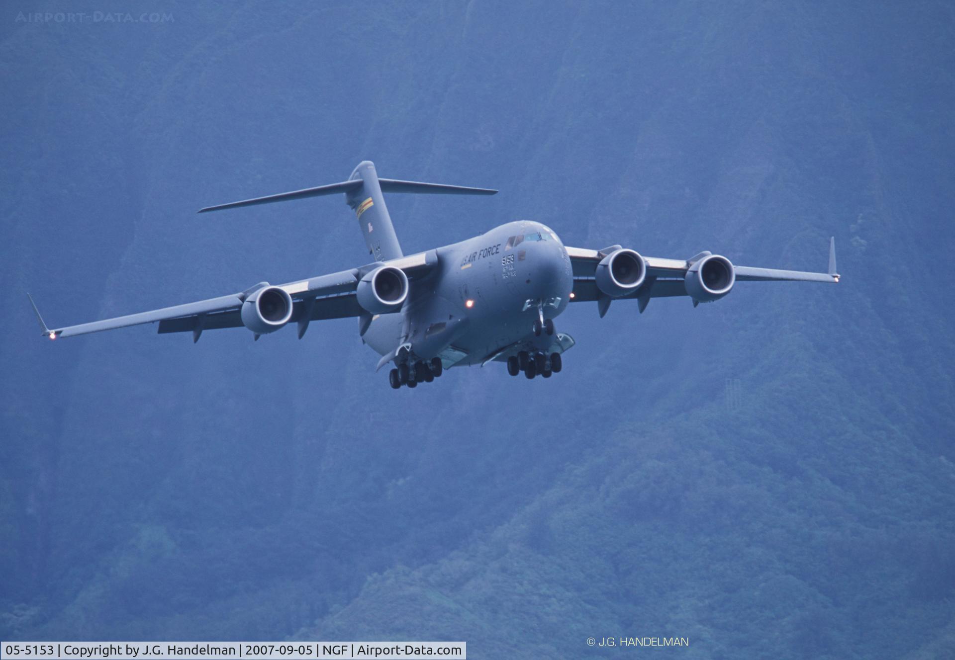 05-5153, 2005 Boeing C-17A Globemaster III C/N P-153, C-17A on final at Kaneohe Bay HI