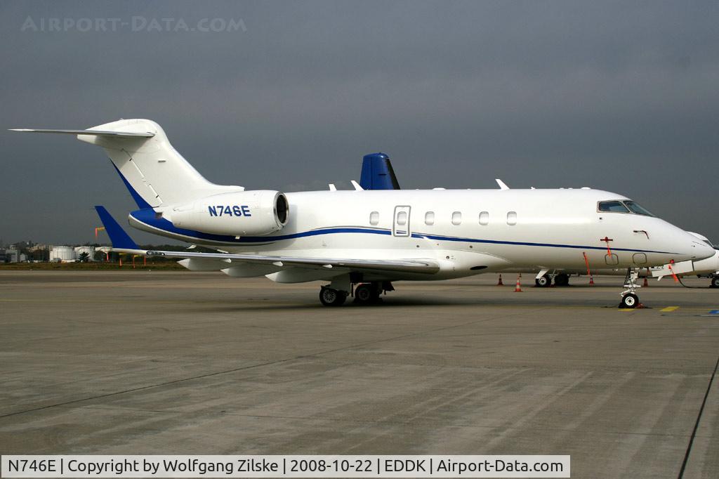 N746E, 2008 Bombardier Challenger 300 (BD-100-1A10) C/N 20207, visitor