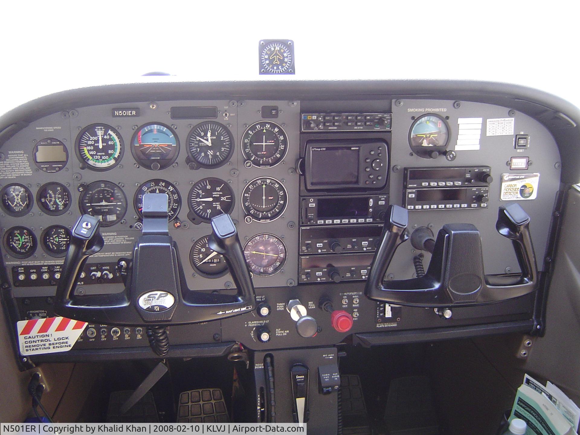 N501ER, 2001 Cessna 172S C/N 172S8947, 501ER Instrument Panel