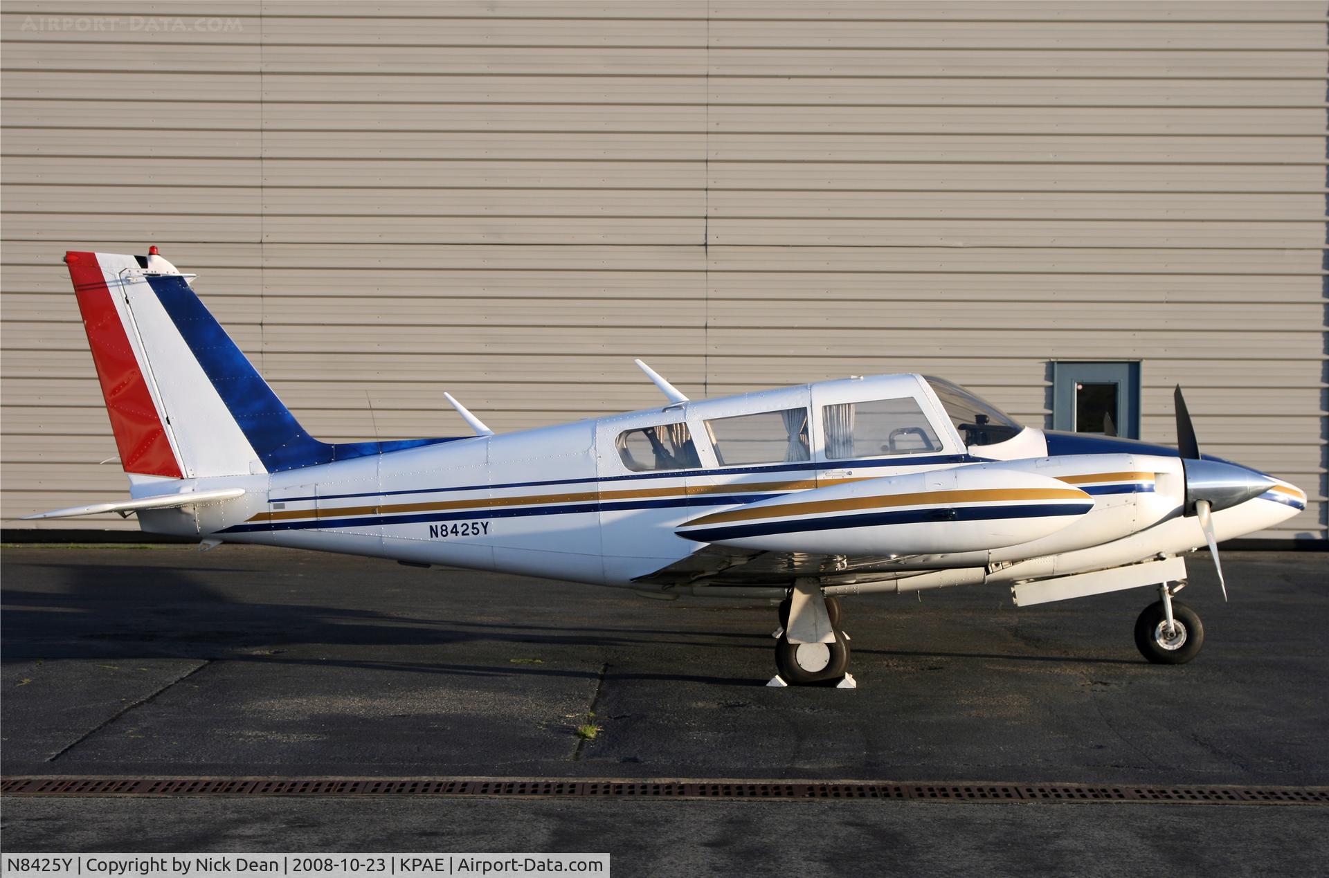N8425Y, 1967 Piper PA-30 Twin Comanche C/N 30-1581, Quite partial to Twinkies!